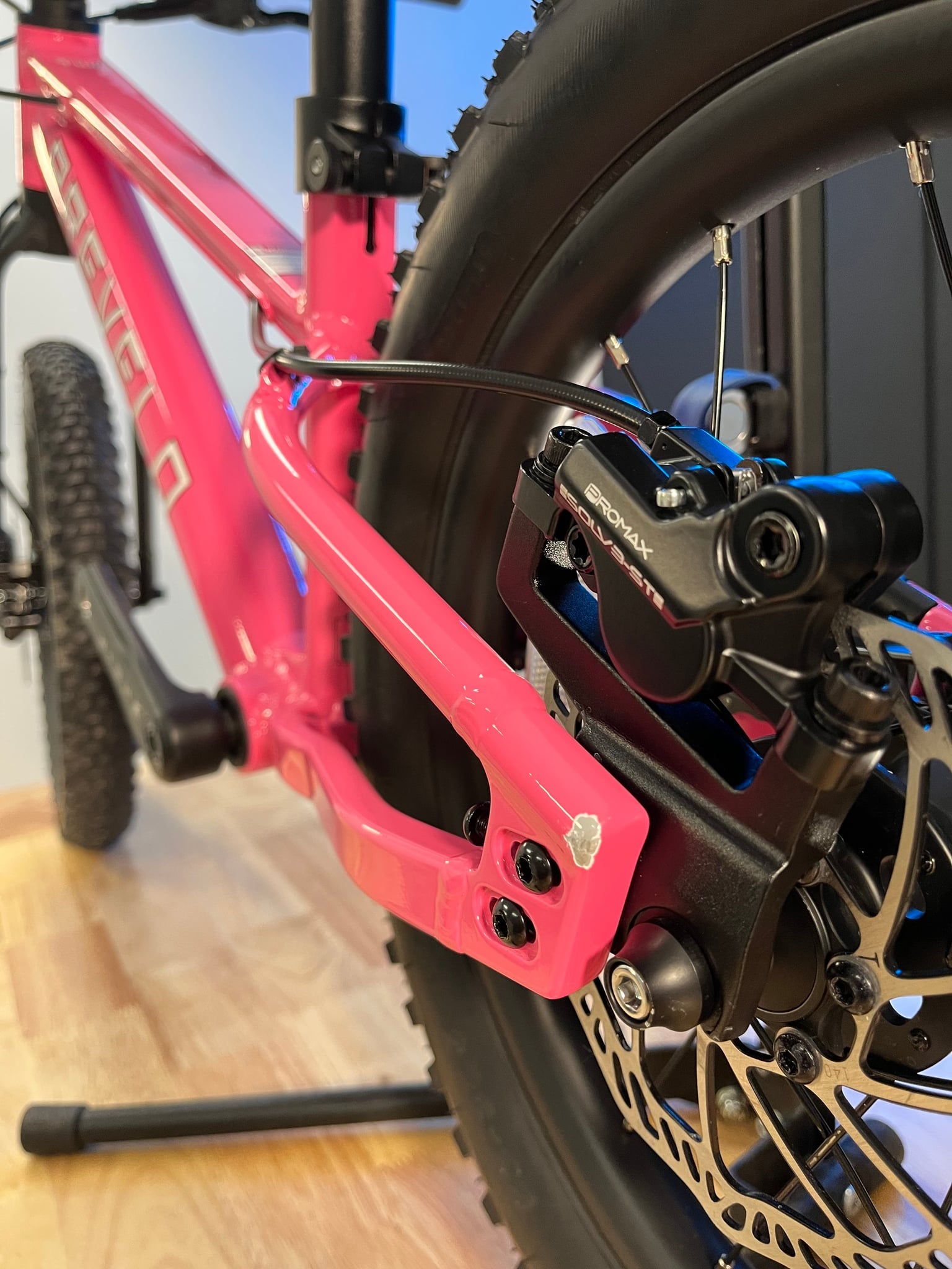 Prevelo Bikes-Zulu Two / MkII / Pedal to the Metal Pink / Excellent / (OUTLET)-